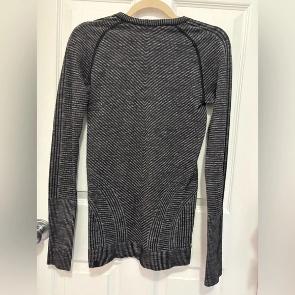 Lululemon restless pullover - Picture 2 of 3